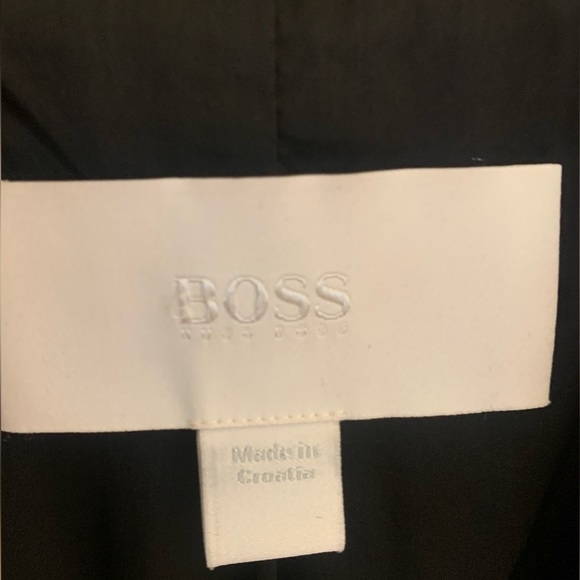 BOSS Hugo Boss women fine wool blazer black with subtle pinstripe - Picture 3 of 4